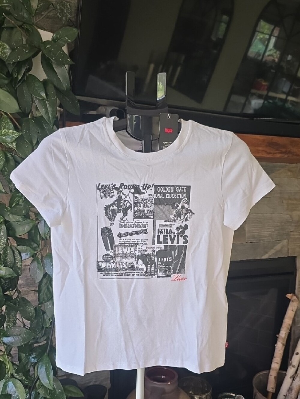 Brand New Levi's White Short-Sleeve Graphic Tee with Black Print- Size XS